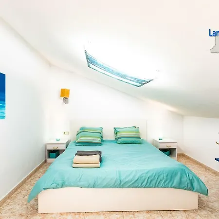 Sunny - Duplex 2beds 2 Baths