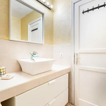 公寓 Sunny - Duplex 2beds 2 Baths *