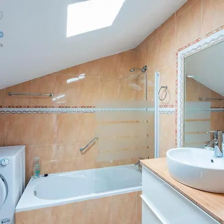 Sunny - Duplex 2beds 2 Baths Apartament